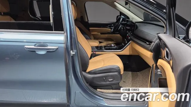 Kia Carnival 2021 thumb 11