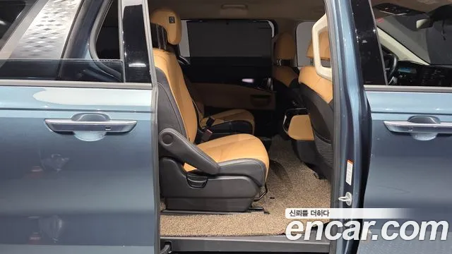 Kia Carnival 2021 thumb 12