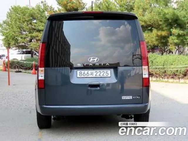 Hyundai Staria 2024 thumb 4