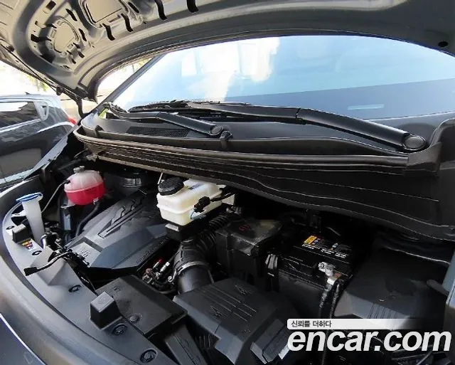 Hyundai Staria 2024 thumb 6