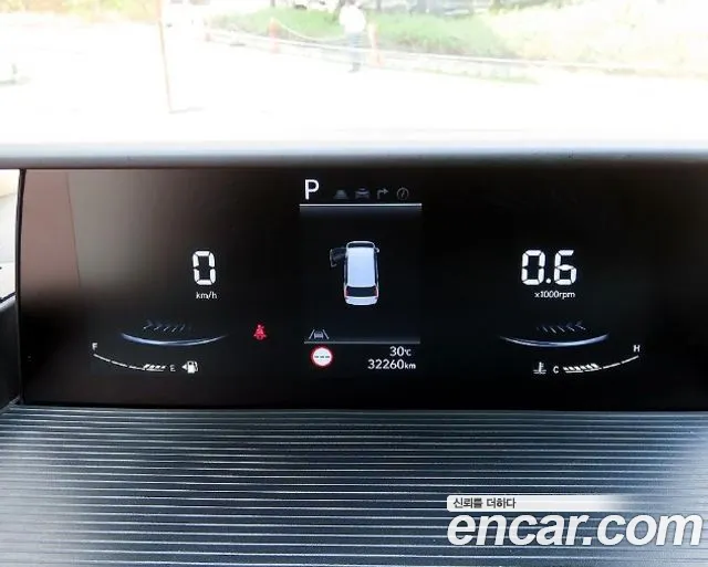 Hyundai Staria 2024 thumb 7