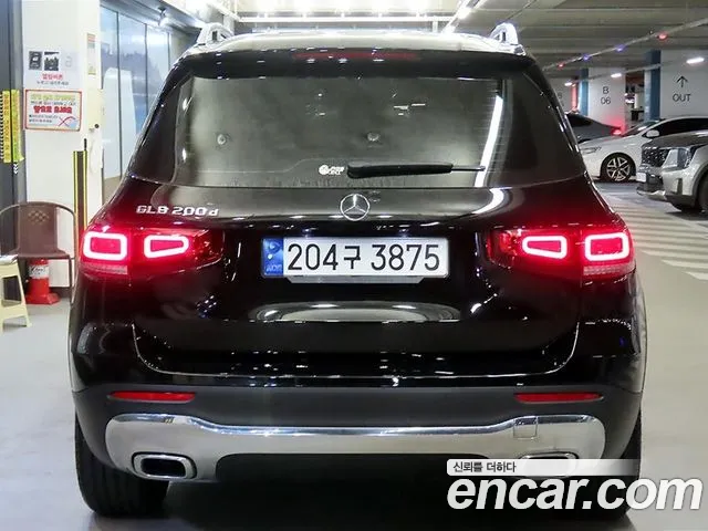 Mercedes-Benz GLB 2023 thumb 4