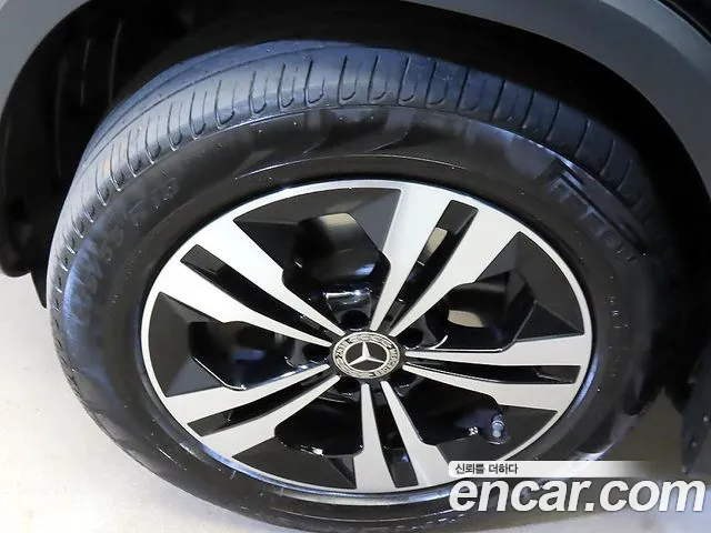 Mercedes-Benz GLB 2023 thumb 6