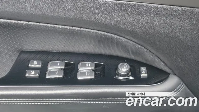 KG_Mobility_Ssangyong Rexton 2018 thumb 12