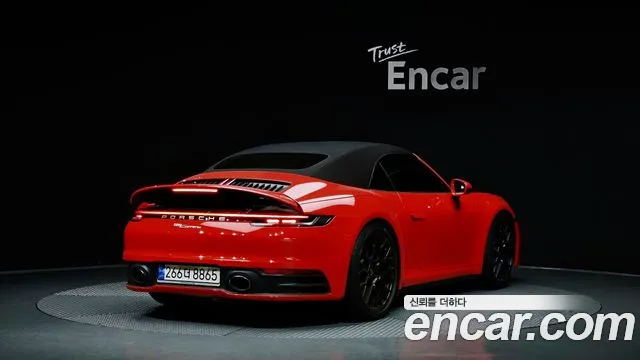 Porsche 911 2022 thumb 2
