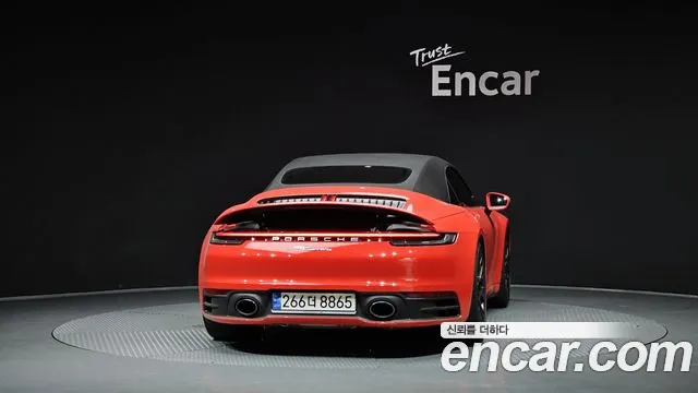 Porsche 911 2022 thumb 4