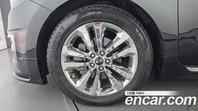 Kia Carnival 2015 thumb 5