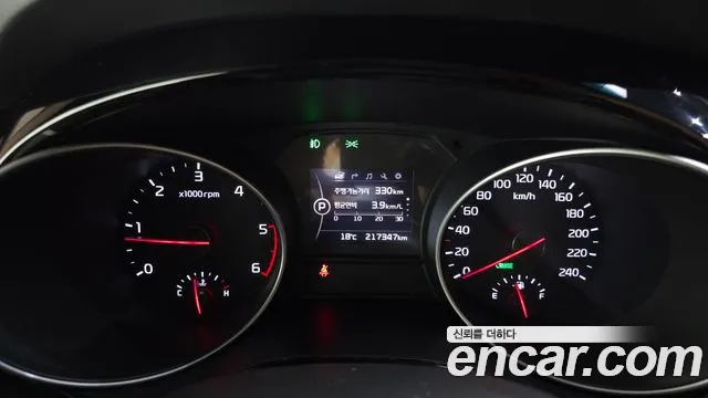 Kia Carnival 2015 thumb 8
