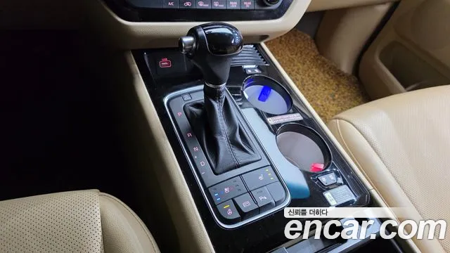 Kia Carnival 2015 thumb 9