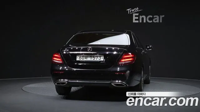 Mercedes-Benz E-Класс 2017 thumb 3