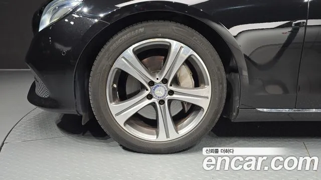 Mercedes-Benz E-Класс 2017 thumb 4