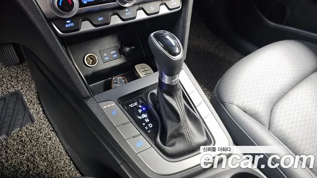 Hyundai Avante 2019 thumb 8