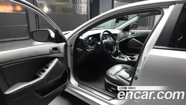 Kia K5 2011 thumb 10