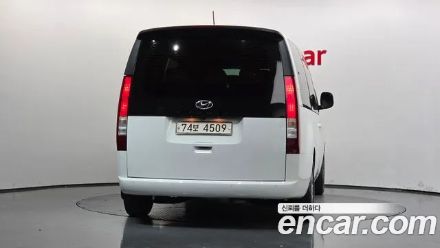 Hyundai Staria 2021 thumb 4
