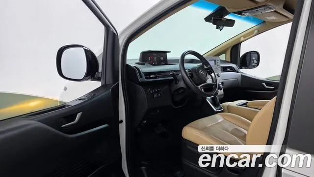 Hyundai Staria 2021 thumb 10