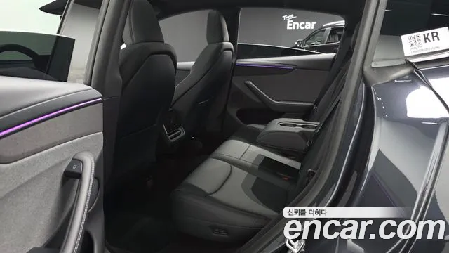 Tesla Model Y 2026 thumb 11