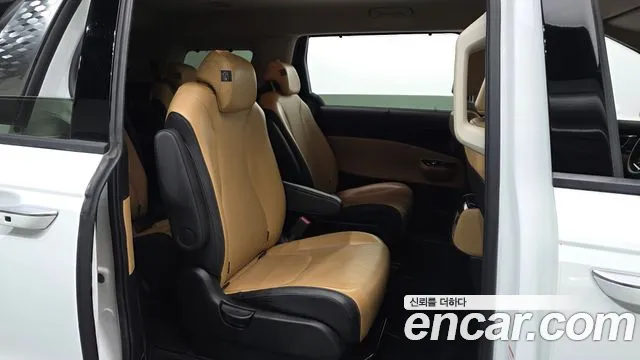 Kia Carnival 2022 thumb 11