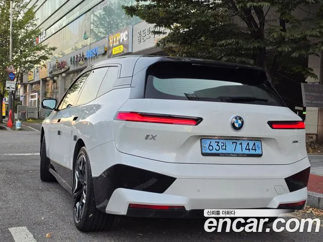 BMW iX 2023 thumb 5