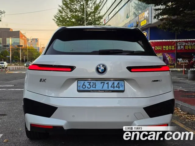 BMW iX 2023 thumb 7