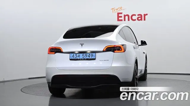 Tesla Model Y 2021 thumb 4