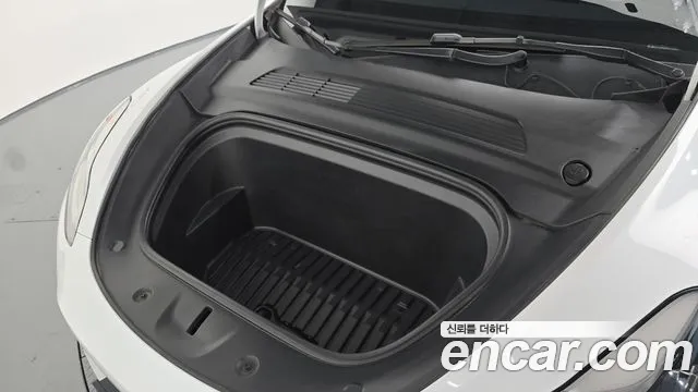 Tesla Model Y 2021 thumb 6