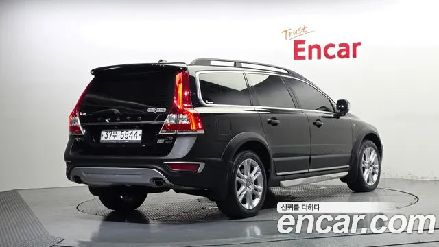 Volvo XC70 2016 thumb 2