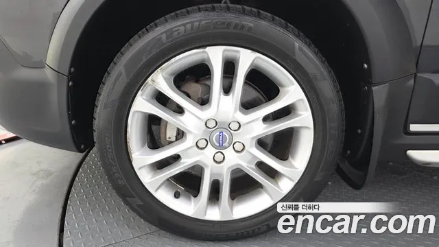 Volvo XC70 2016 thumb 5