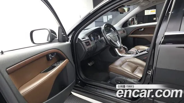 Volvo XC70 2016 thumb 10