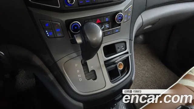 Hyundai Starex 2015 thumb 9