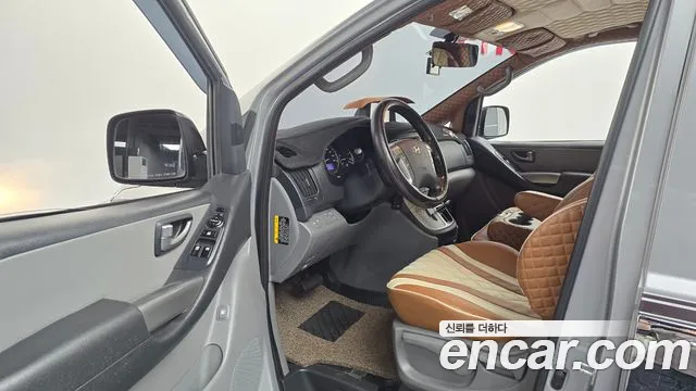 Hyundai Starex 2015 thumb 10