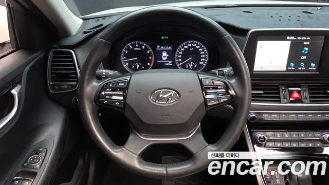 Hyundai Grandeur 2017 thumb 11