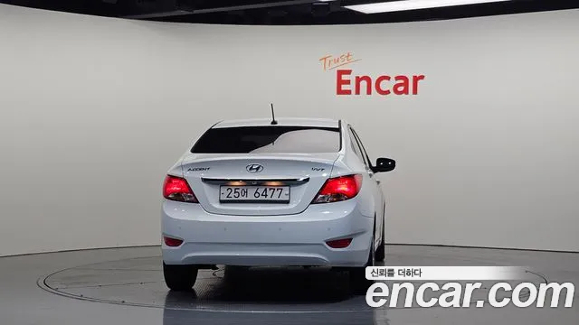 Hyundai Accent 2015 thumb 4