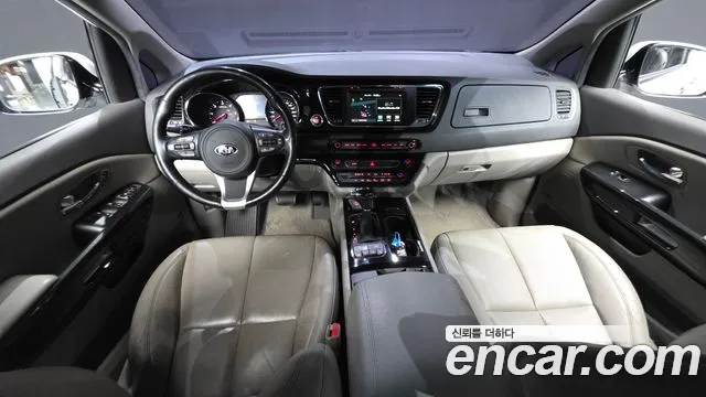 Kia Carnival 2016 thumb 7