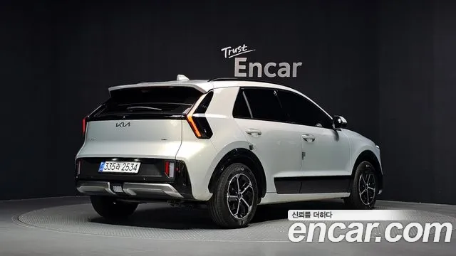 Kia Niro 2026 thumb 2