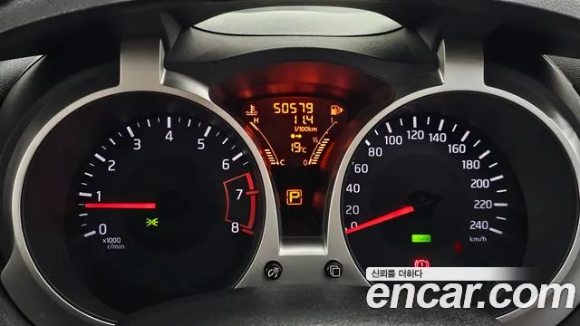 Nissan Juke 2016 thumb 8