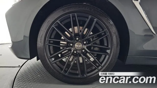 Genesis G70 2019 thumb 5