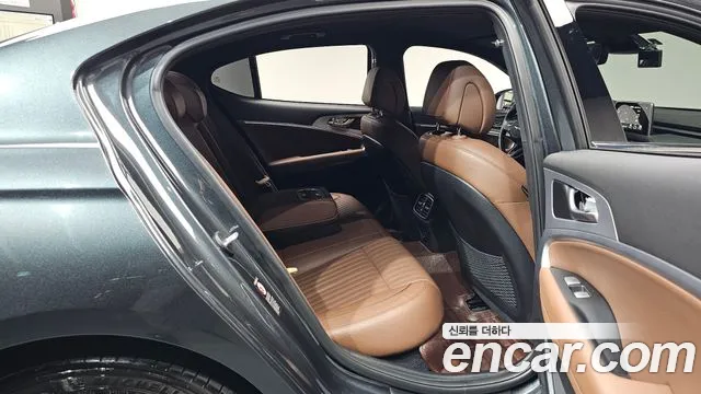 Genesis G70 2019 thumb 12
