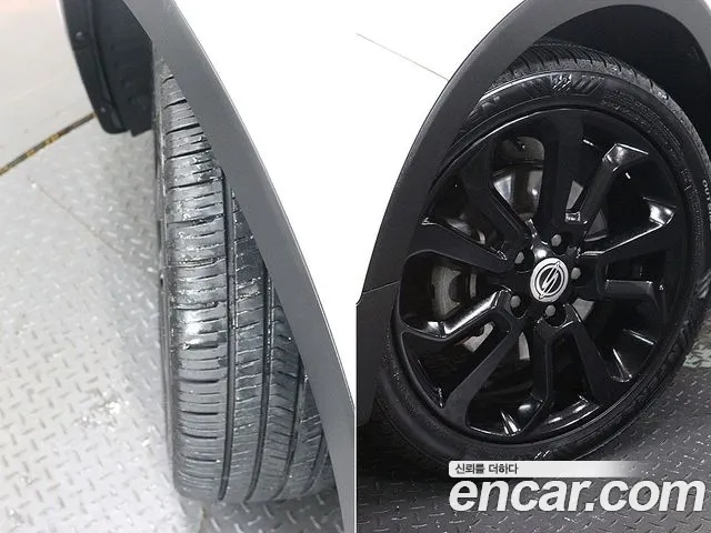KG_Mobility_Ssangyong TIBOLI 2015 thumb 5