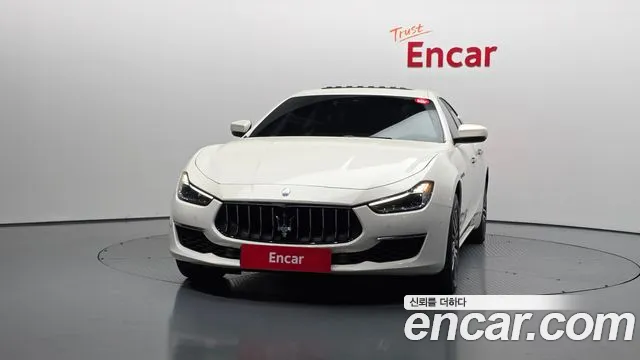 Maserati Ghibli 2017 thumb 3