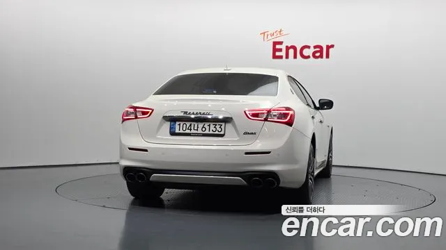 Maserati Ghibli 2017 thumb 4