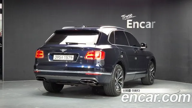 Bentley Bentayga 2017 thumb 2