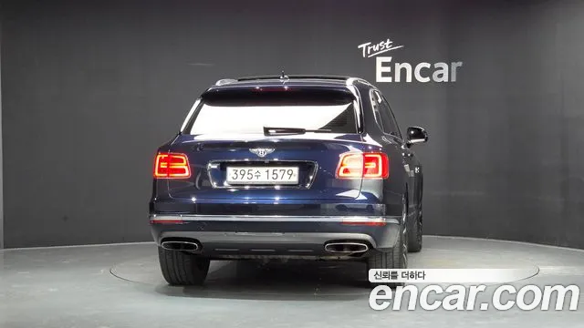 Bentley Bentayga 2017 thumb 4