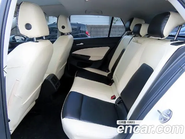 Volkswagen Golf Sportsvan 2022 thumb 6