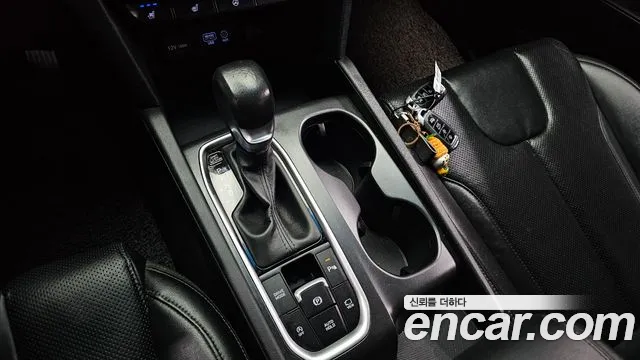 Hyundai Santa Fe 2018 thumb 9