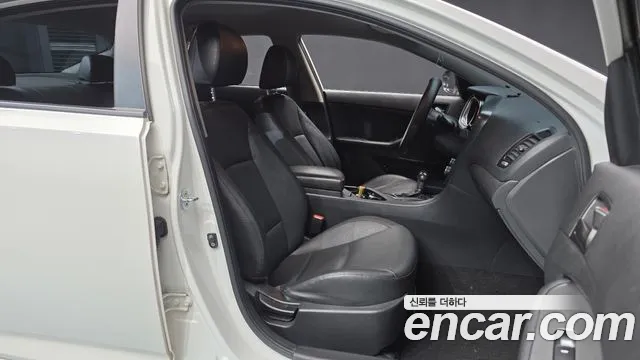 Kia K5 2014 thumb 11