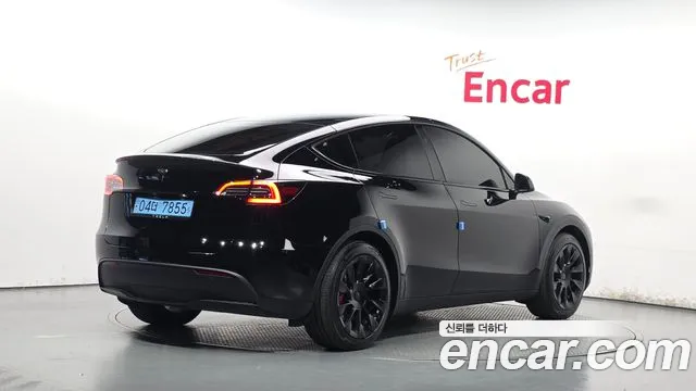 Tesla Model Y 2024 thumb 2