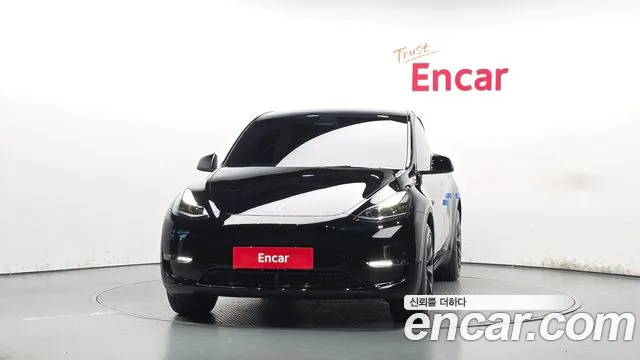 Tesla Model Y 2024 thumb 3