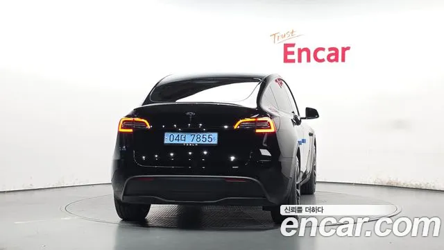 Tesla Model Y 2024 thumb 4