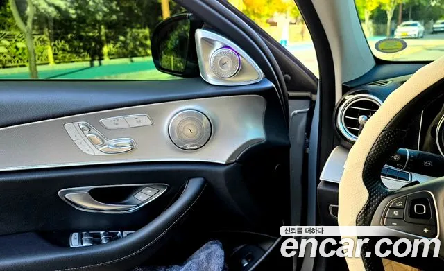 Mercedes-Benz E-Класс 2017 thumb 9