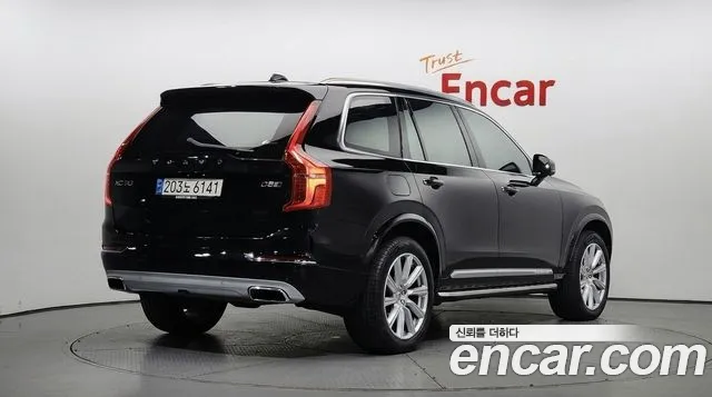 Volvo XC90 2016 thumb 2